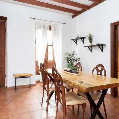 Casa Canaria Acero * 加拉奇科